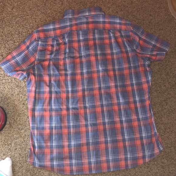 Button down - Picture 2 of 6